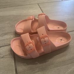 Woman’s Sandals 
