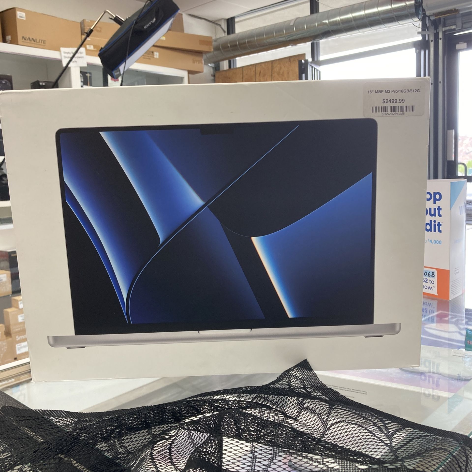 MacBook Pro 16inch M2 Pro/16gb Ram/512Gb SSD