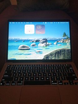 Apple MacBook Laptop