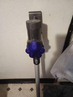 NICE DYSON DC35 MULTI FLOOR VACUUM