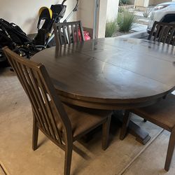 Circle/Oval Shaped dining table