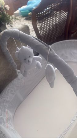 Baby Moses Basket with Toy Arch