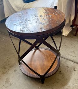 Rustic Style End Table - 20” round top x 26” tall