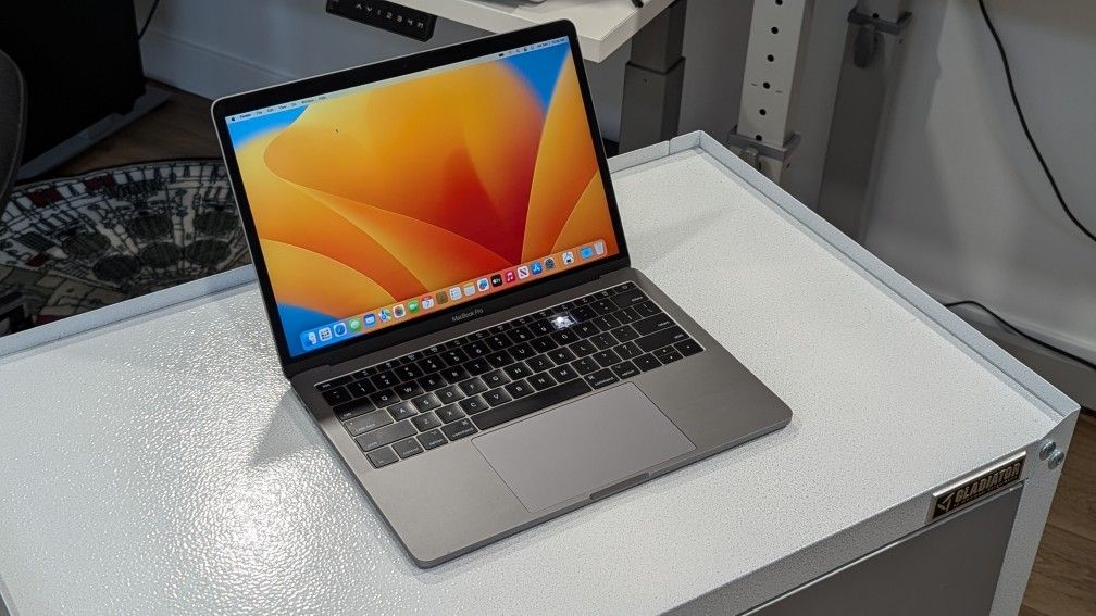 Apple MacBook Pro A1708 - i7, 16GB RAM, 1TB HDD, 13"