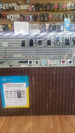 Air pods, Iphone Xr 7p 8p 8 5c Galaxy s6, Exclusive Apple watch bands.