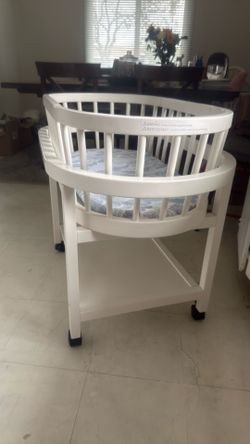 Pottery Barn Baby Bassinet