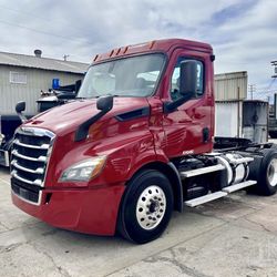 2019 Freightliner Cascadia 