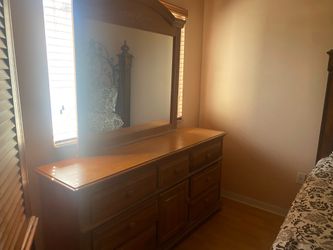 Free dresser with mirror