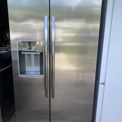 Whirlpool Refrigerator 36W69H Everything Works Good 1 Month Warranty delivery Available 