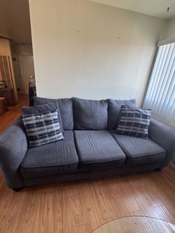 Comfy sofa for sale!! MUST PICK UP - NO DELIVERY!
