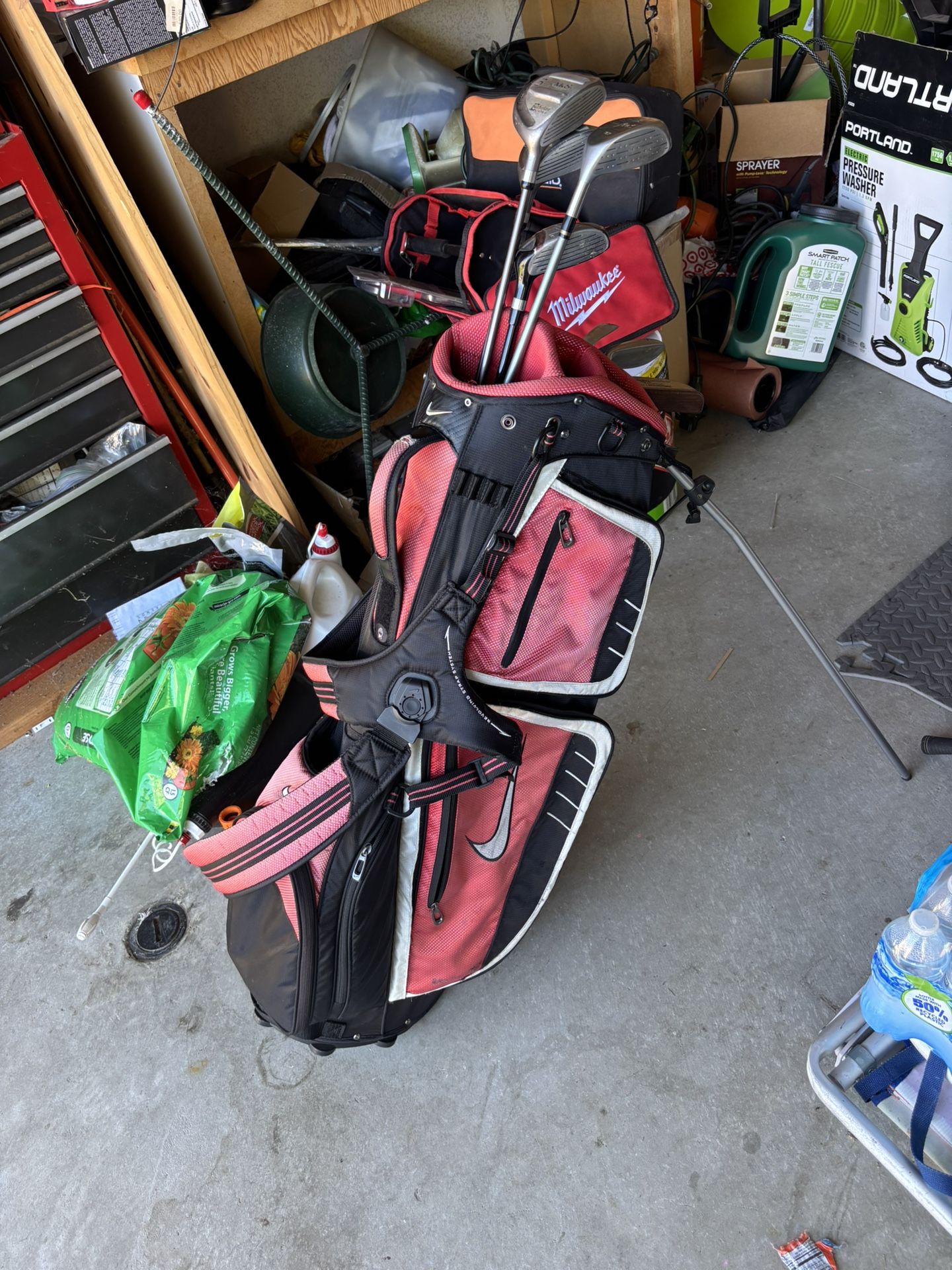 golf clubs and bag for 25-30
