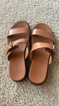 Women’s sendal size 8
