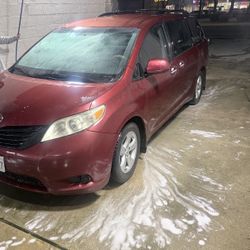 2011 Toyota Sienna