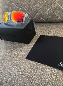 Oakley Holbrook