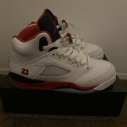 Jordan 5s size 7