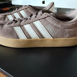 Adidas Women’s VL Court size 9