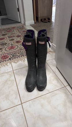 Women’s Hunter Rain Boots size 9