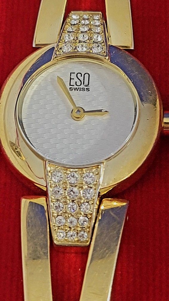 GOLD PLATED ESQ,BY MOVADO SWISS MUVMENT WATCH 23m., 7.1/2" LONG