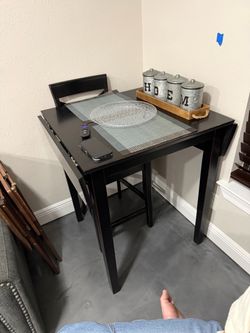 Tall Table 30 inch x 30 inch (30 inch x 48 inch max) and 2 chairs