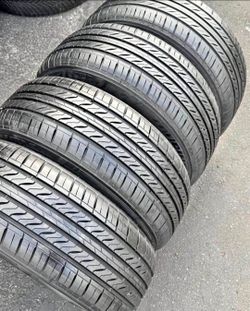 225 55 17 Sentury tires Con Excelente calidad Las 4