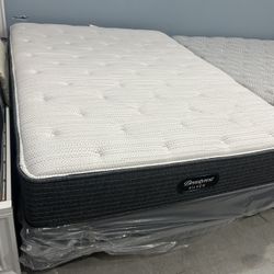 Queen Size Mattress And Box Spring 