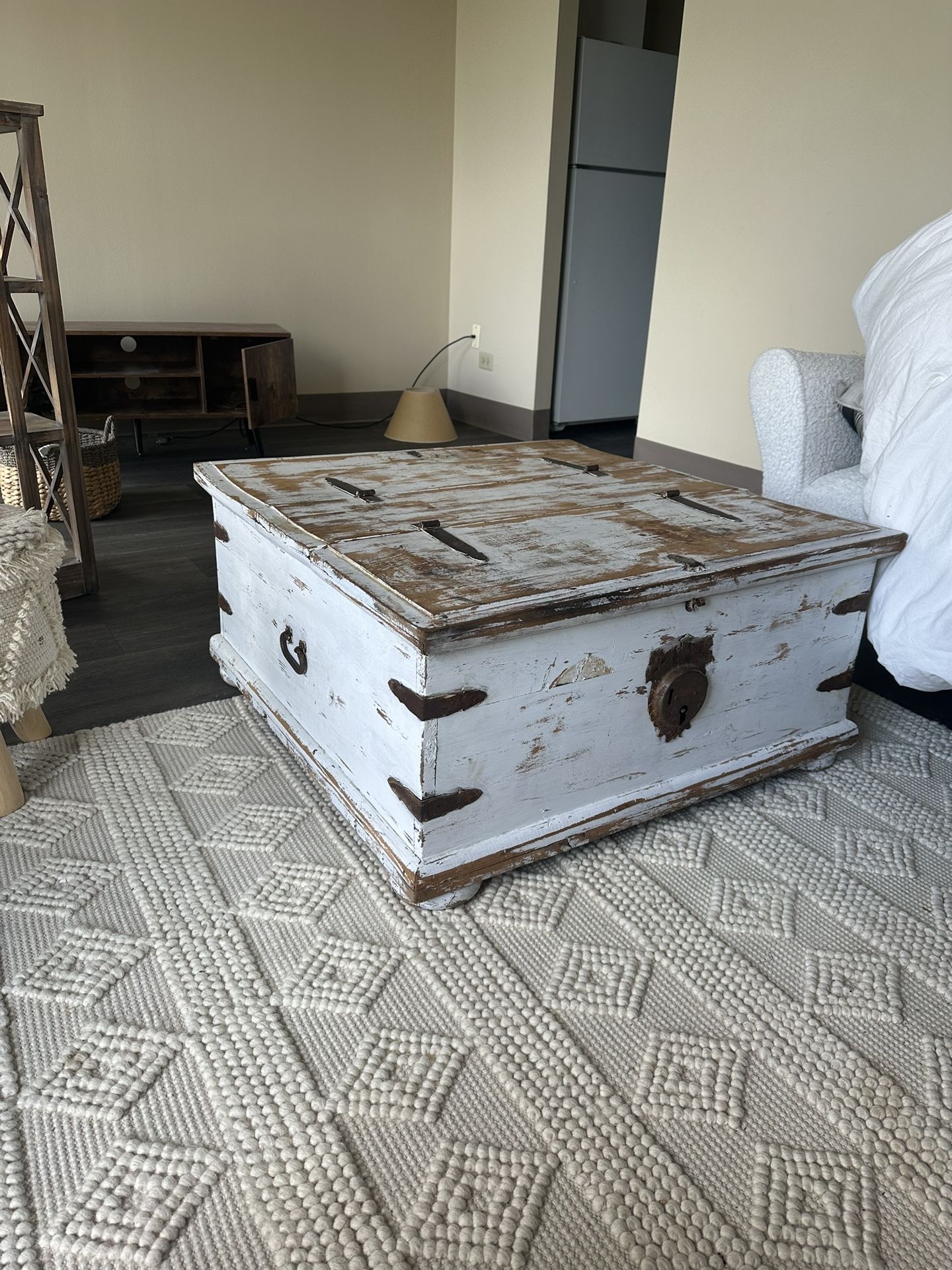 FREE Rustic Coffee Table