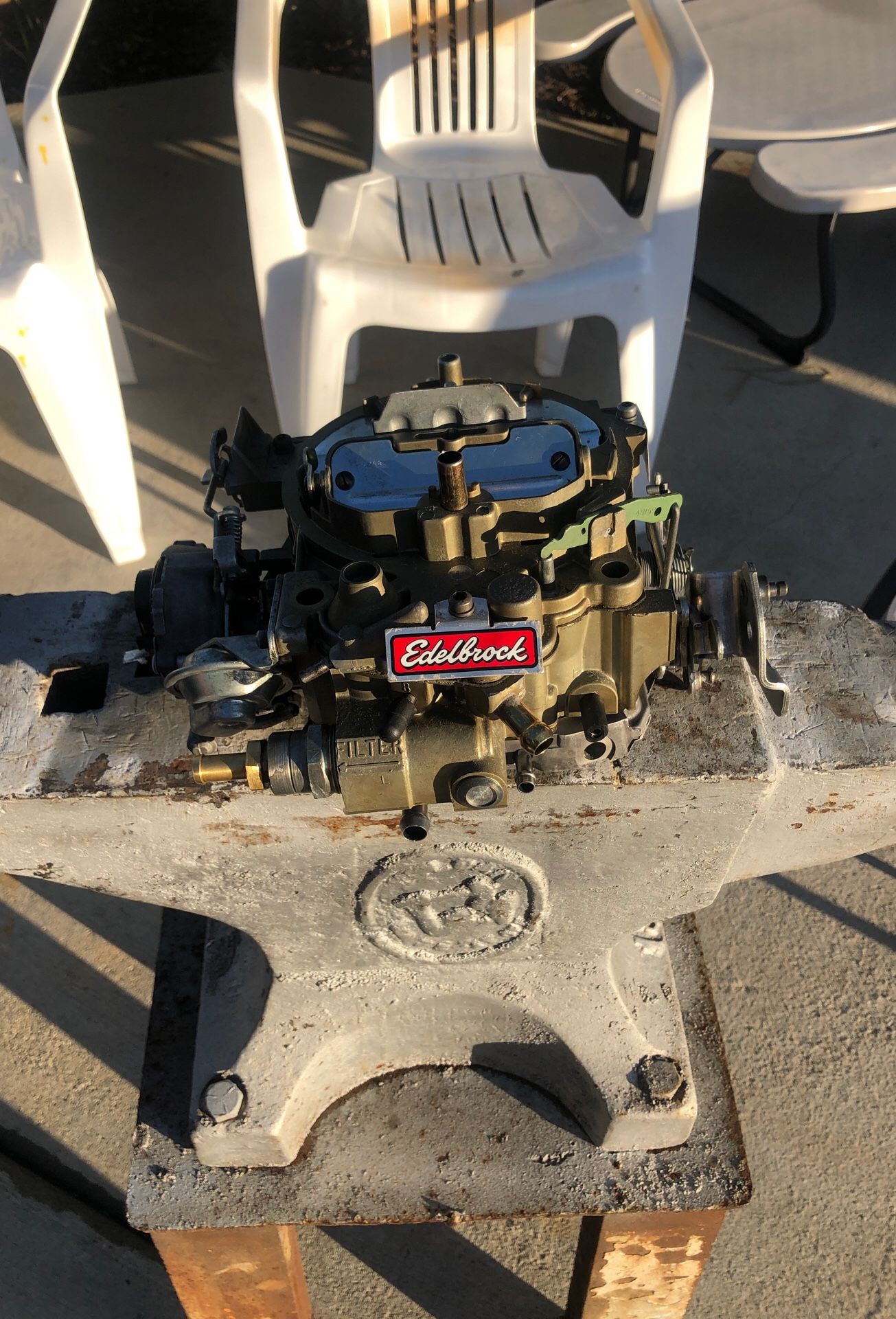 EDELBROCK 650 carburetor for Sale in San Diego, CA OfferUp