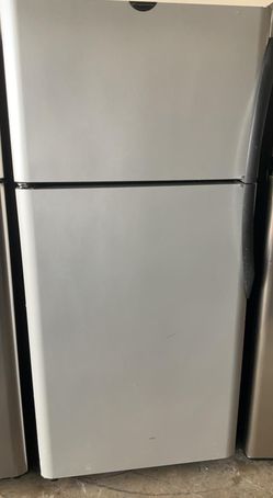 Frigidaire Top Mount  White Refrigerator
