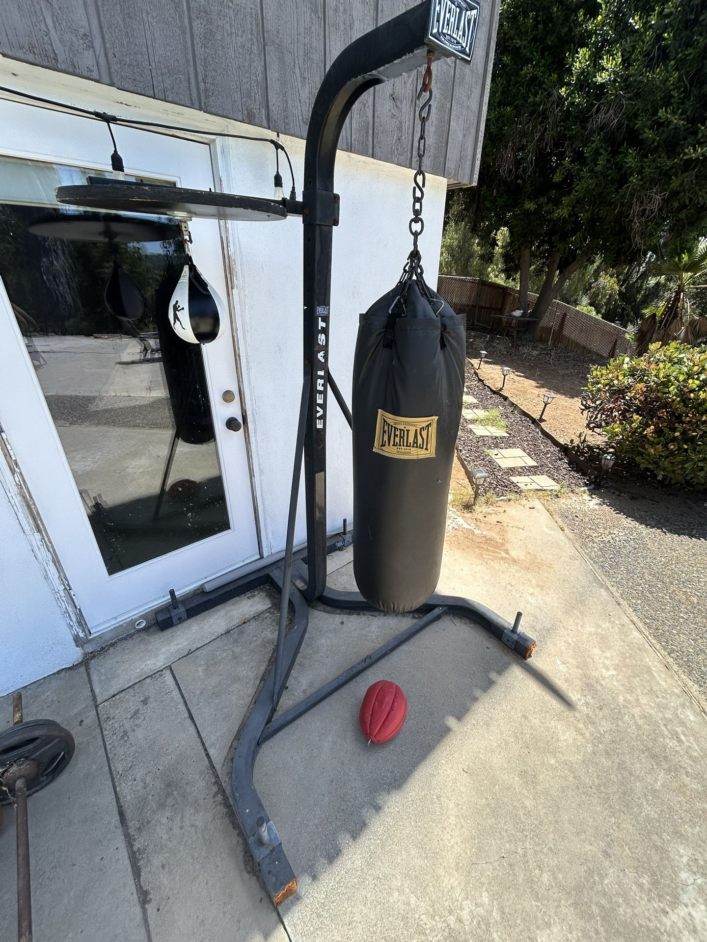  Everlast Dual 2-Station Heavy Bag Stand