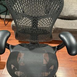 herman Miller Mirra 2 Stool