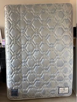 Full size mattress