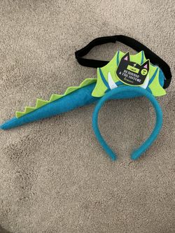 ***BRAND NEW Dinosaur costume accessories***