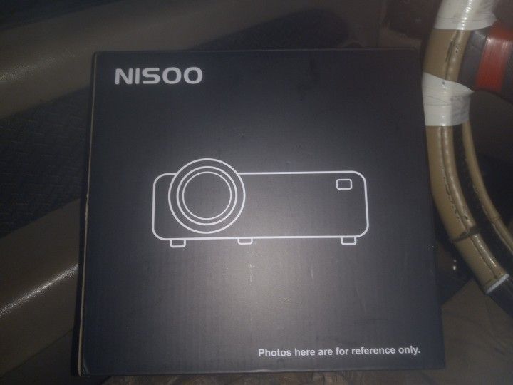 Nisoo Wifi Bluetooth Projector