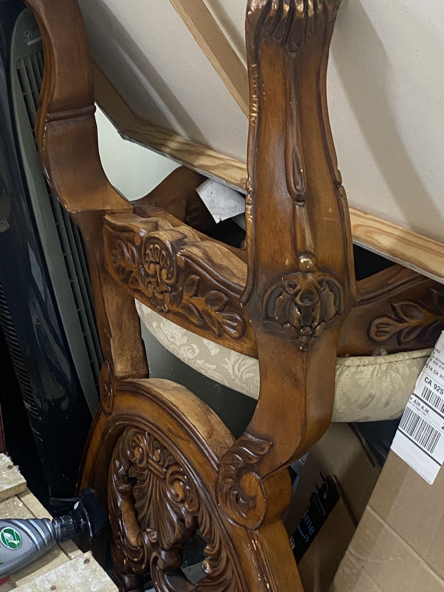 Dining Table And 6 Chairs