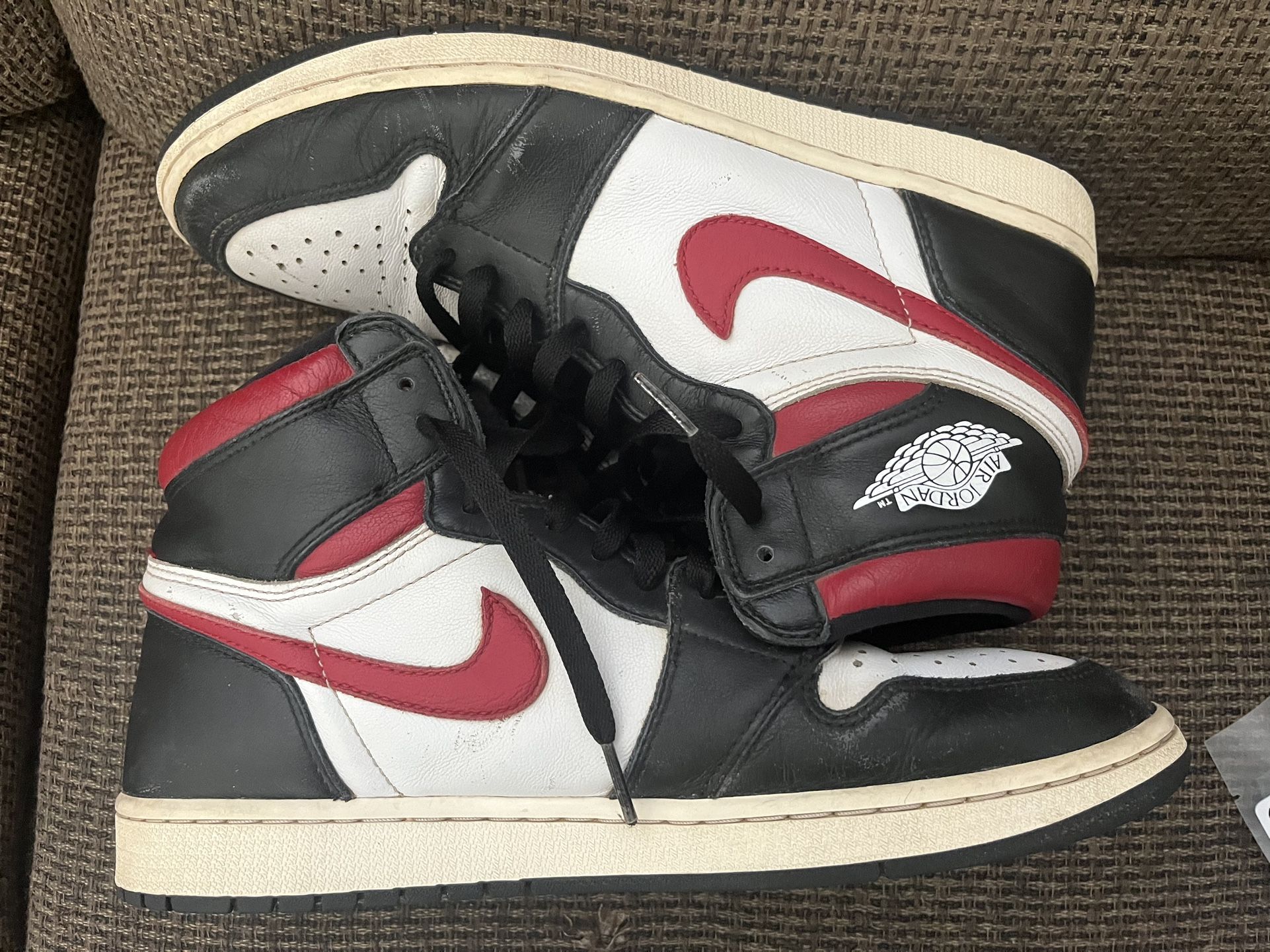 Size 10 - Jordan 1 Retro High OG Gym Red 2019 100% Authentic