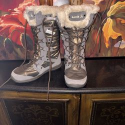 NWOT Boots Waterproof 