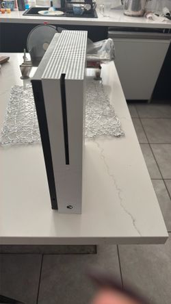 Xbox One S Console Only – Works Great No Chords