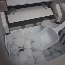 Ice maker