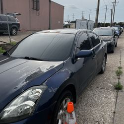 Nissan  A Altima Blue