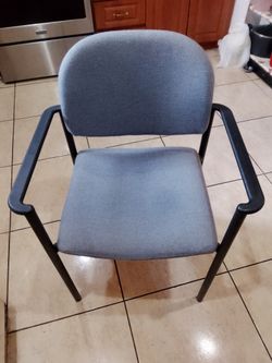 6 OFFICE WAITING ROOM CHAIRS