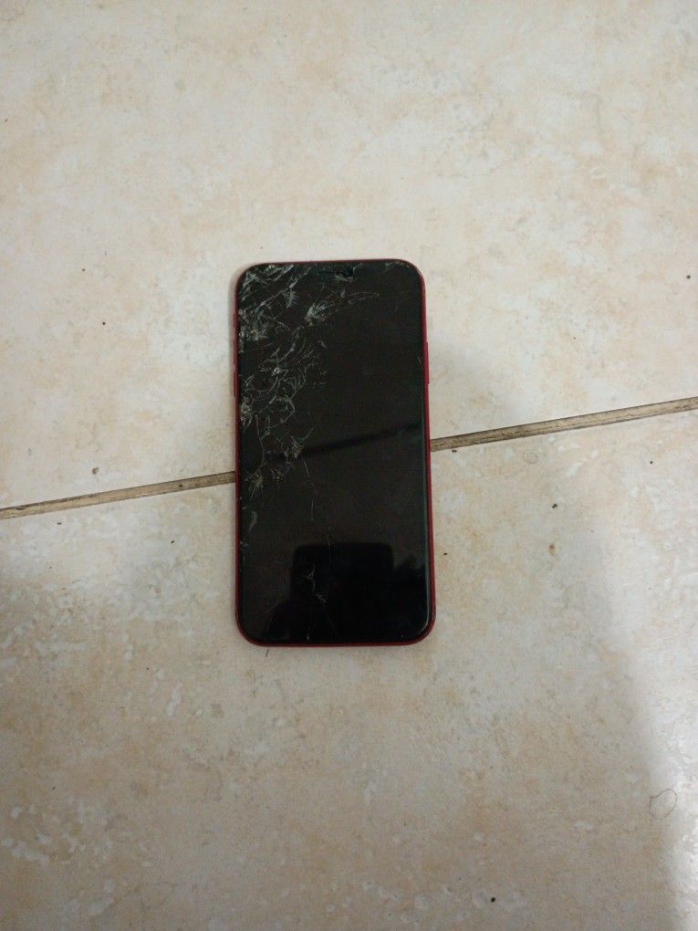 Broken iPhone Xr 