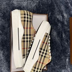 Burberry Shoes