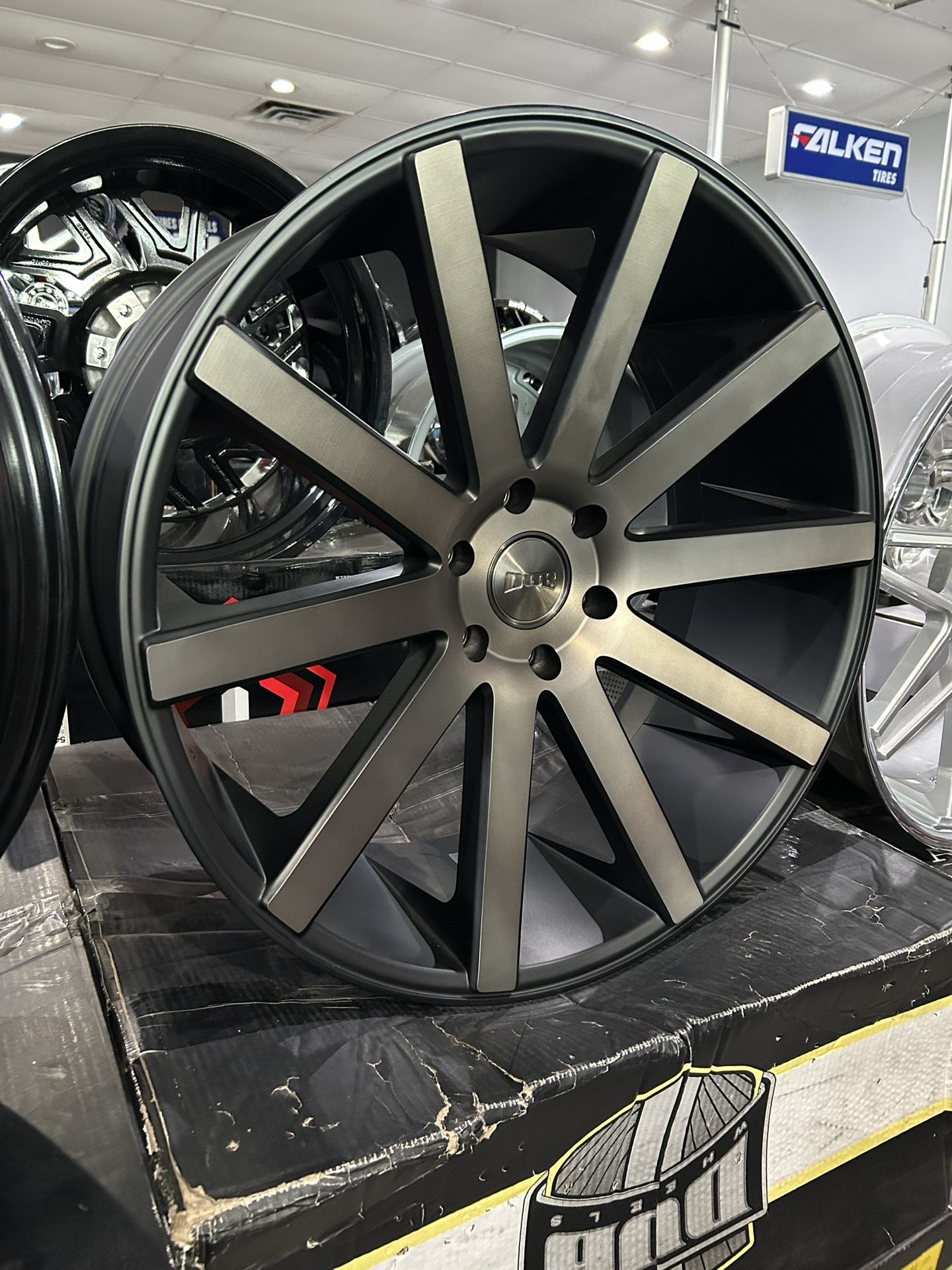 DUB S121 6x139.7 Size 24x10 OFFSET:20mm MATTE BLACK MACHINED/TINT CLEAR