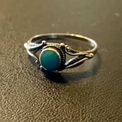 Turquoise And Sterling Silver Ring. Size 8