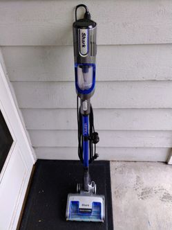 Shark Vacuum with cord (Vertex)