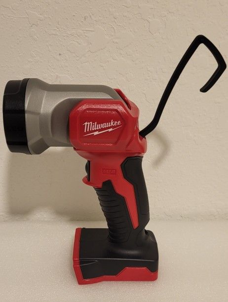 M18 100 Lumens LED Flashlight (Tool-Only)