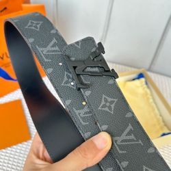 Brand New Black Louis Vuitton Belt.
