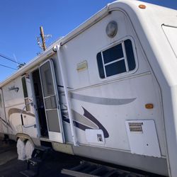 2005 Presidential Travel Trailer