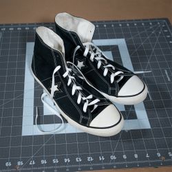 CONVERSE • SNEAKERS