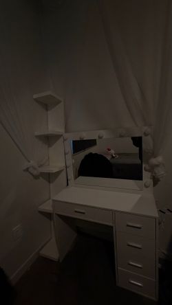 vanity and shelf( NOT FREE best offer takes it home!)